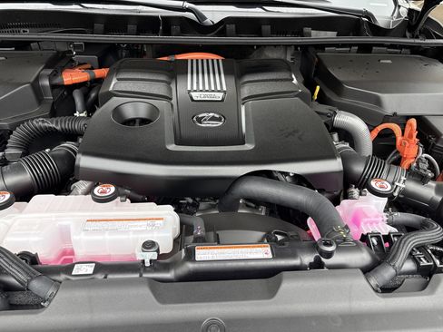 New 2025 Lexus LX 700h F Sport w/ Accessory Package (Z1) image 34