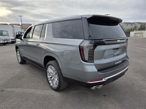 New 2026 Chevrolet Suburban High Country image 3