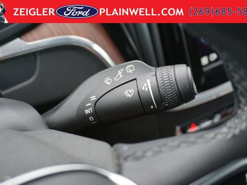 Used 2024 Volvo V60 B5 Cross Country Plus AWD/4WD image 29