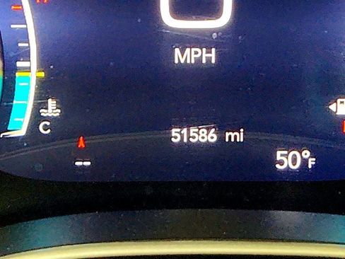 Used 2021 Chrysler Pacifica Touring-L FWD image 15