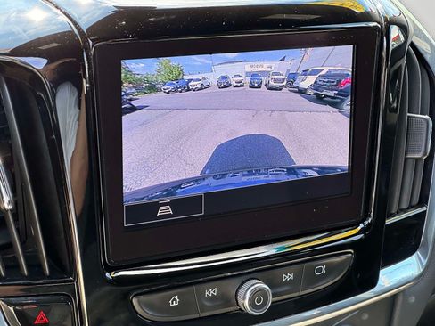 Used 2023 Chevrolet Traverse LT FWD image 28
