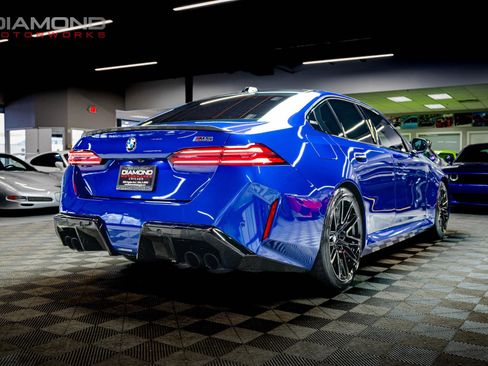 Used 2025 BMW M5 w/ Carbon Package image 25