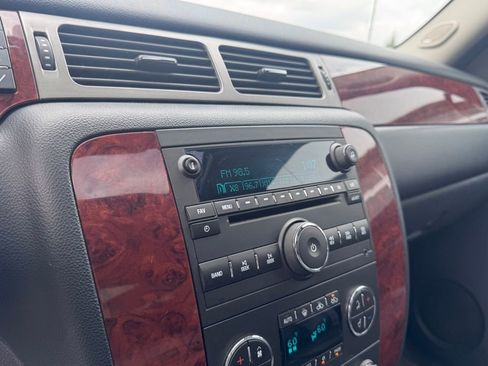 Used 2013 Chevrolet Avalanche LT AWD/4WD image 16