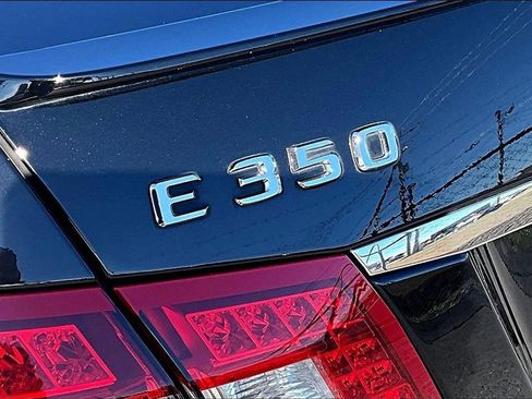 Used 2012 Mercedes-Benz E 350 4MATIC Sedan image 8