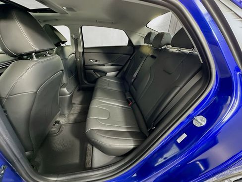 Used 2023 Hyundai Elantra Limited FWD image 25