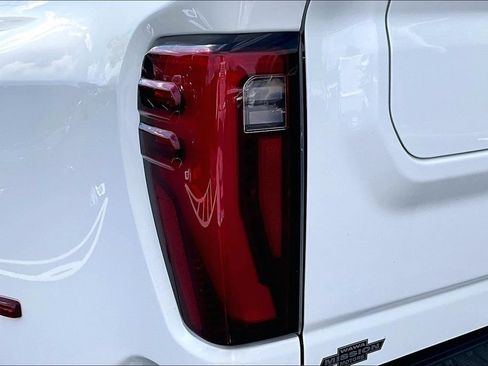 Used 2025 GMC Sierra 3500 Denali w/ Denali Reserve Package AWD/4WD image 23