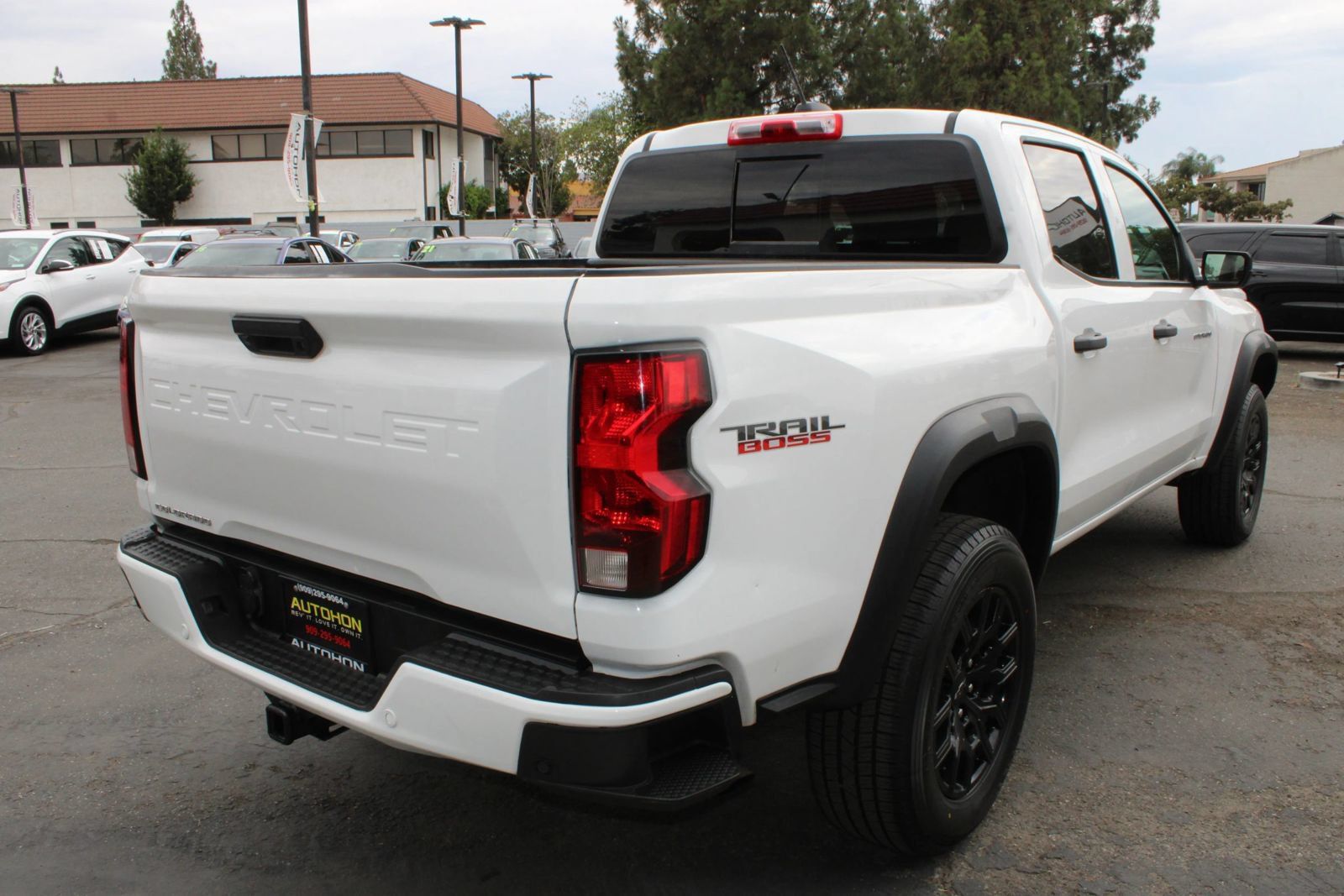 Used 2024 Chevrolet Colorado Trail Boss w/ Technology Package AWD/4WD image 36