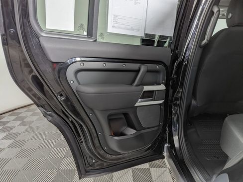 Used 2021 Land Rover Defender 110 image 42