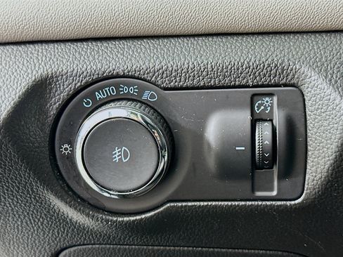 Used 2016 Chevrolet Cruze LT w/ Sun And Sound Package image 16