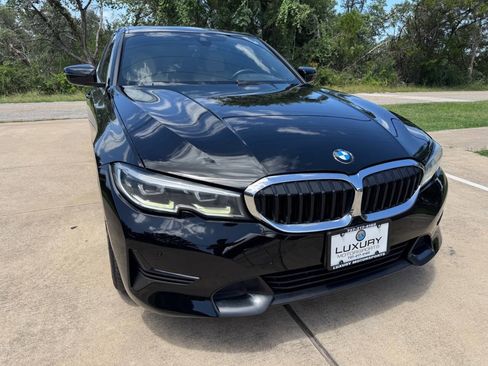 Used 2020 BMW 330i Sedan w/ Convenience Package RWD image 3