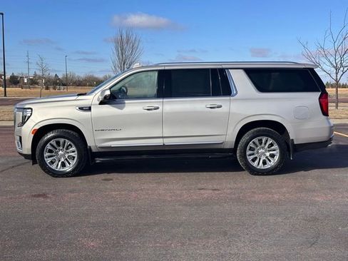 Certified 2024 GMC Yukon XL Denali image 7