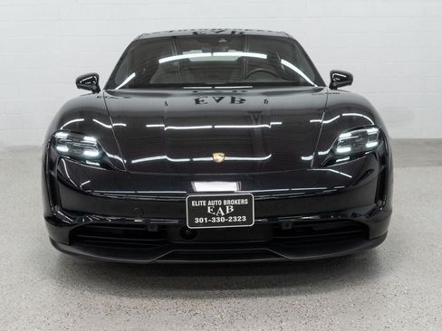 Used 2022 Porsche Taycan RWD image 3