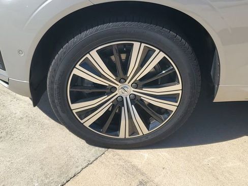 Used 2022 Volvo XC60 T8 Inscription w/ Advanced Package image 11