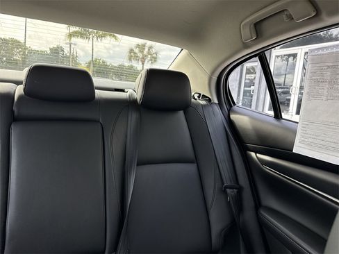 Used 2021 MAZDA MAZDA3 s image 20