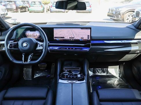 Used 2025 BMW i5 eDrive40i w/ M Sport Package image 13