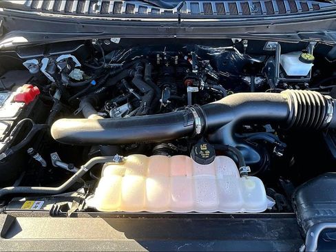 Used 2024 Ford Expedition Max XLT image 10