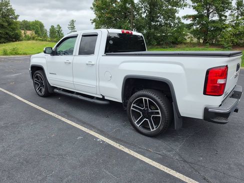 Used 2018 GMC Sierra 1500 SLE w/ Black Pack AWD/4WD image 3