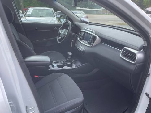 Used 2019 Kia Sorento FWD image 28