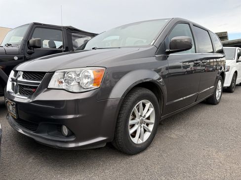 Used 2019 Dodge Grand Caravan SXT FWD image 1