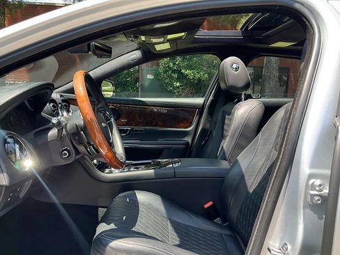 Used 2019 Jaguar XJ AWD image 19