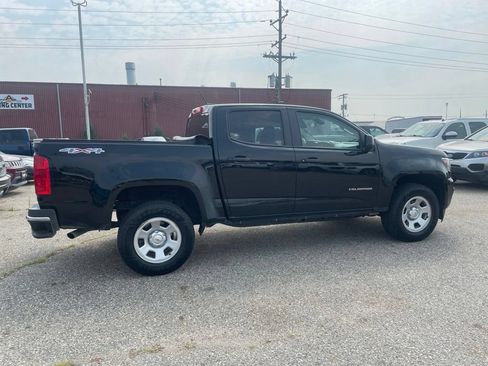 Used 2022 Chevrolet Colorado W/T AWD/4WD image 14