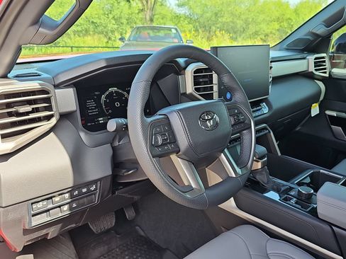 Used 2026 Toyota Tundra Limited AWD/4WD image 13