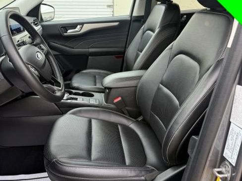 Used 2022 Ford Escape SEL w/ Equipment Group 302A AWD/4WD image 9