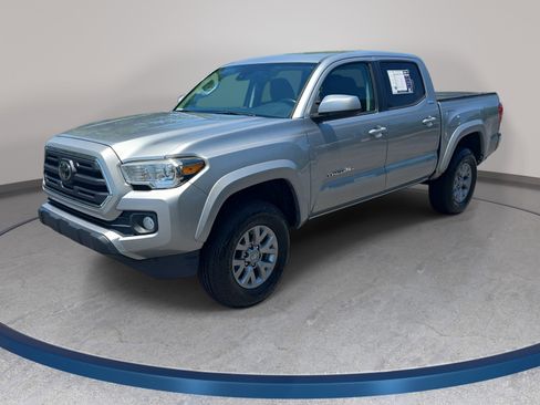 Used 2019 Toyota Tacoma SR5 RWD image 1