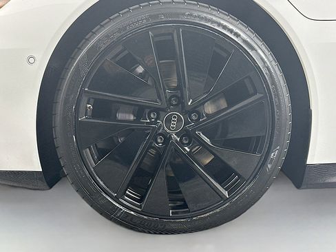 Used 2022 Audi e-tron GT Prestige w/ Prestige Package image 12