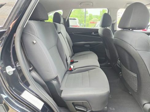 Used 2019 Kia Sorento FWD V6 image 19
