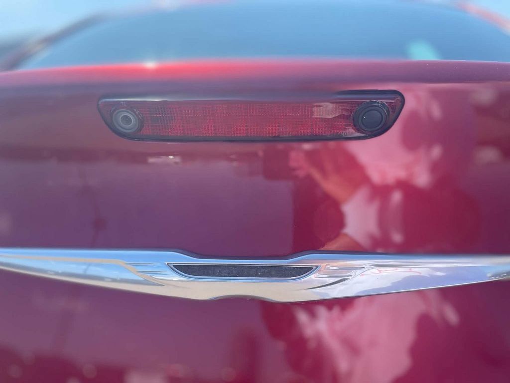 Used 2012 Chrysler 300 Limited RWD image 6