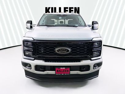 New 2026 Ford F250 Lariat w/ Black Appearance Package