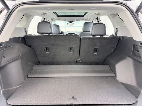 Used 2022 GMC Terrain SLT w/ Infotainment Package II AWD/4WD image 32