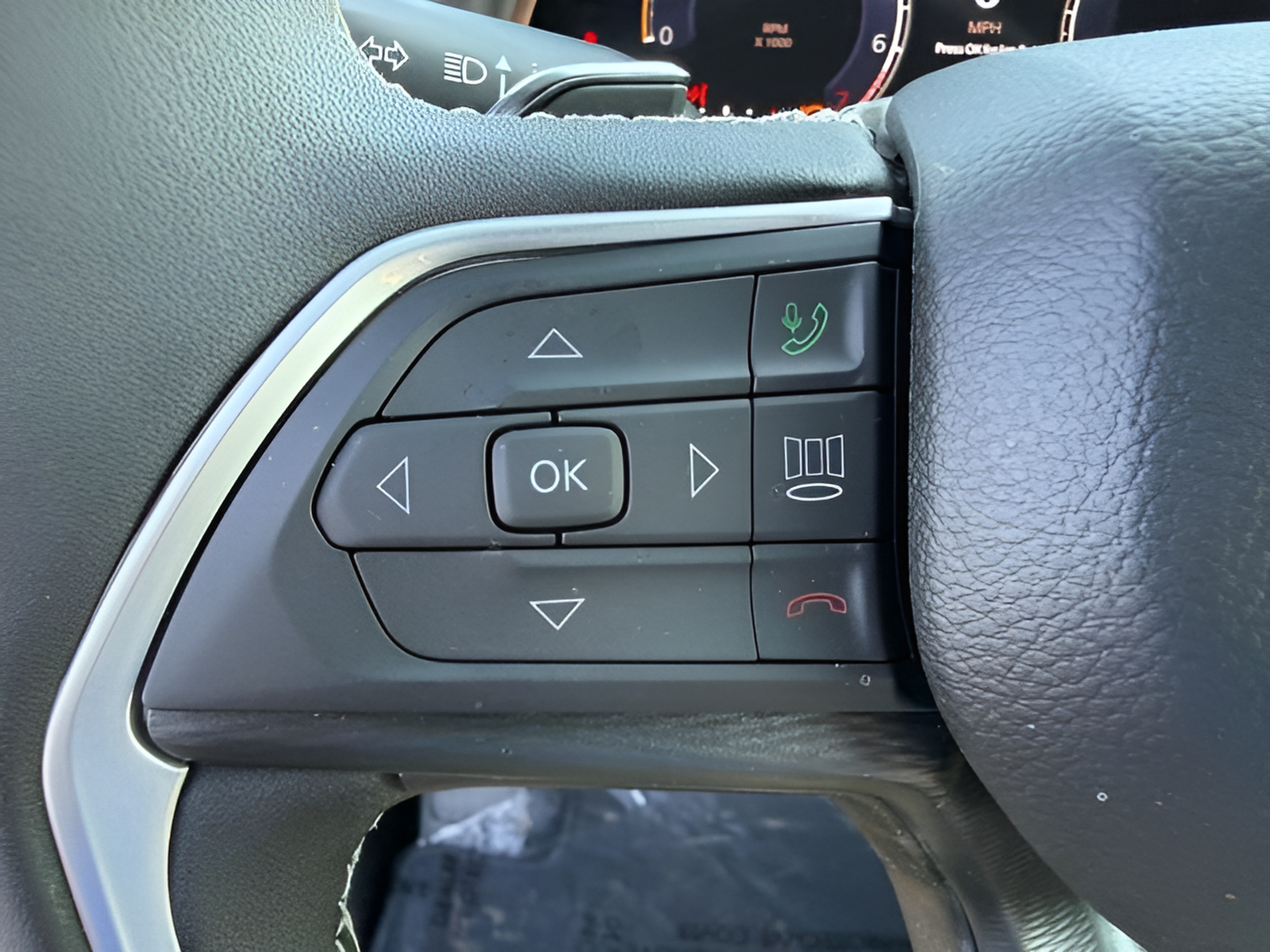 New 2026 Jeep Grand Cherokee Laredo AWD/4WD image 17