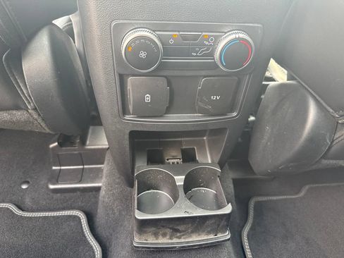 Used 2022 Ford Explorer XLT w/ Equipment Group 202A AWD/4WD image 11