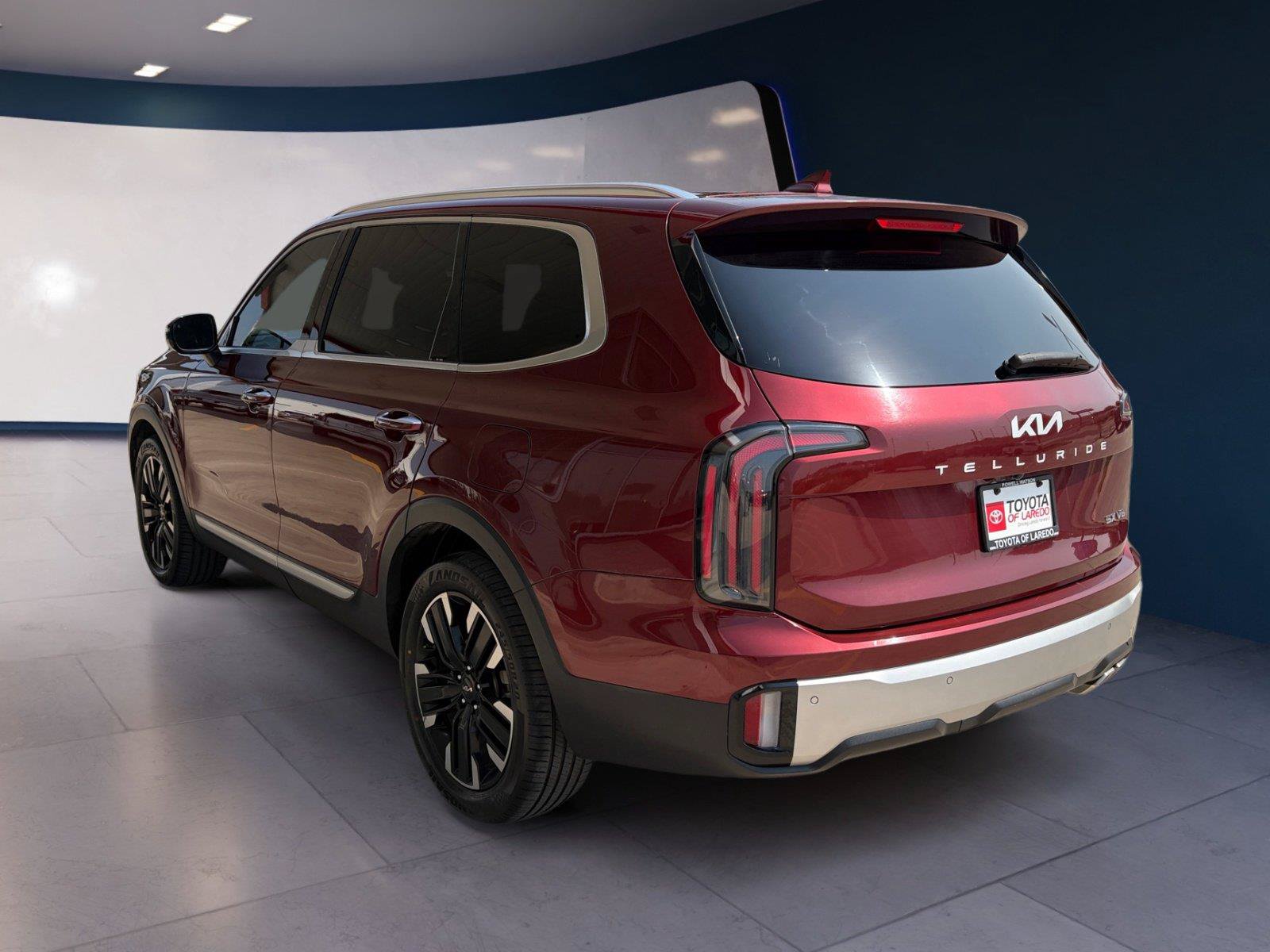 Used 2023 Kia Telluride SX FWD image 3