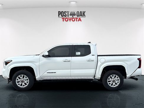New 2026 Toyota Tacoma SR5 image 4