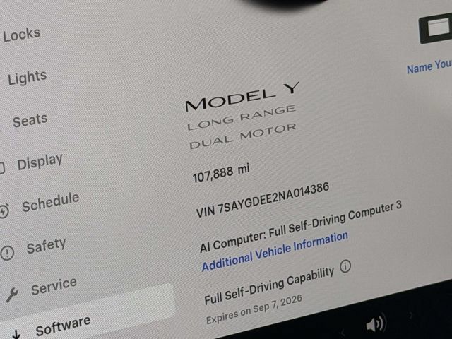 Used 2022 Tesla Model Y Long Range AWD/4WD image 27