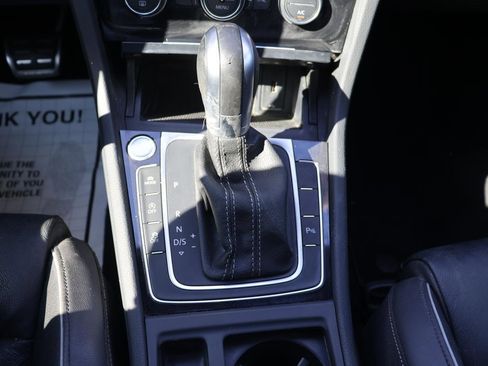 Used 2019 Volkswagen Golf 4-Door image 27