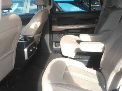 Used 2024 Ford Expedition Limited image 4