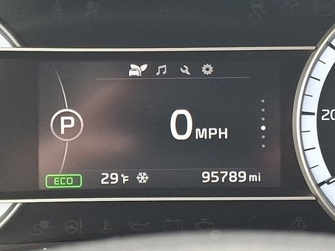 Used 2019 Kia Niro LX image 19