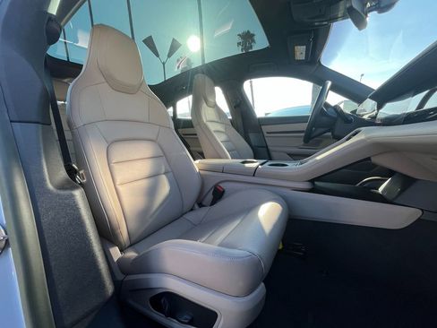 Used 2023 Porsche Taycan RWD image 17