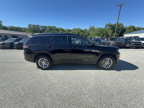 Used 2022 Jeep Grand Cherokee L Laredo w/ Luxury Tech Group I AWD/4WD image 8