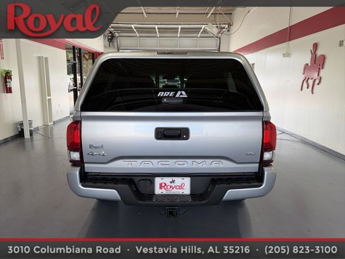 Used 2023 Toyota Tacoma SR5 w/ Technology Package AWD/4WD image 3