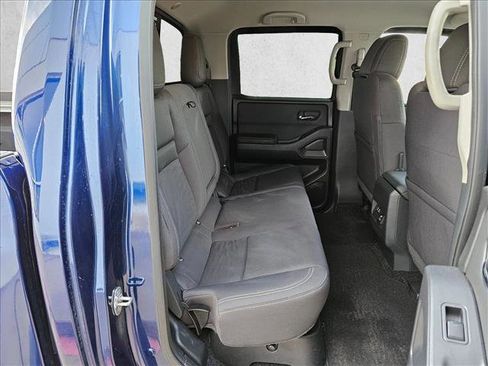 Used 2022 Nissan Frontier SV image 19