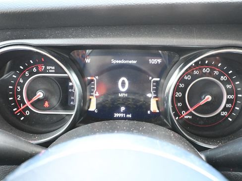 Used 2022 Jeep Gladiator Mojave w/ Cold Weather Group AWD/4WD image 13