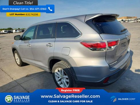 Used 2016 Toyota Highlander LE FWD image 3