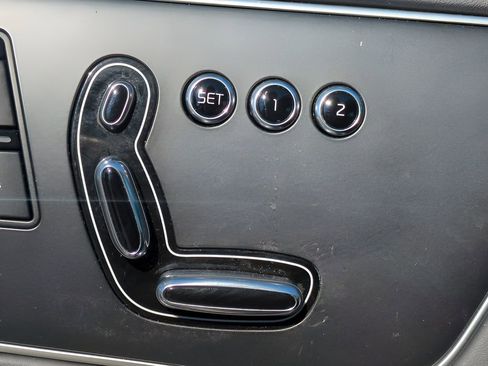 Used 2015 Kia K900 Luxury image 27