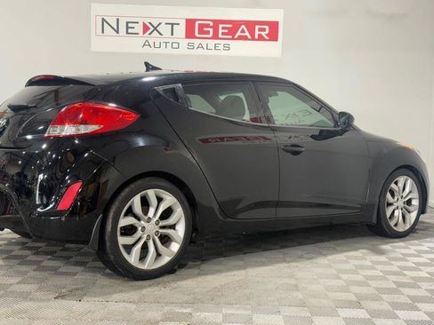 Used 2012 Hyundai Veloster w/ Style Pkg FWD image 9