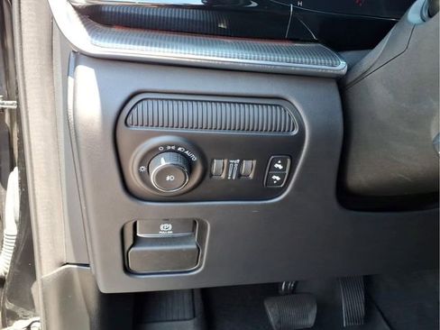 Used 2023 Jeep Grand Wagoneer L Series III w/ Rear Seat Video Group 1 AWD/4WD image 18